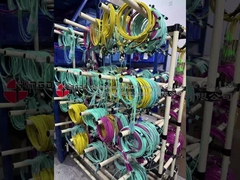 MPO APC Male To FC APC Fan Out Cable โหมดเดียว 12 สายใยสําหรับการใช้งานความหนาแน่นสูง