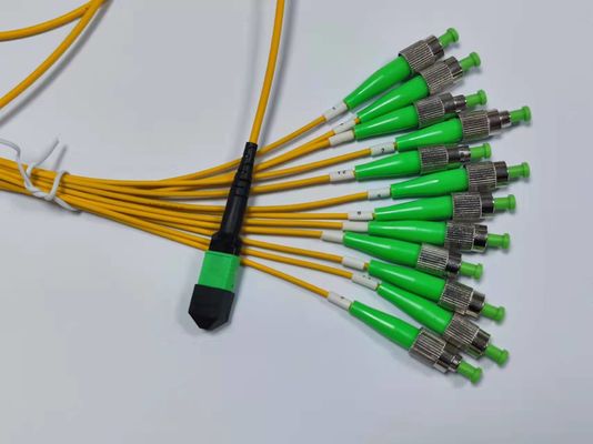 ซื้อ 12 สายไฟเบอร์ MTP MPO กับ APC เพศชายไปยัง FC APC Fanout Patch Cord สําหรับการใช้งานความหนาแน่นสูง การผลิตออนไลน์