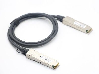สาย 40G SFP DAC QSFP+ ถึง QSFP+ สายทองแดงปาสิฟ PVC สีดํา